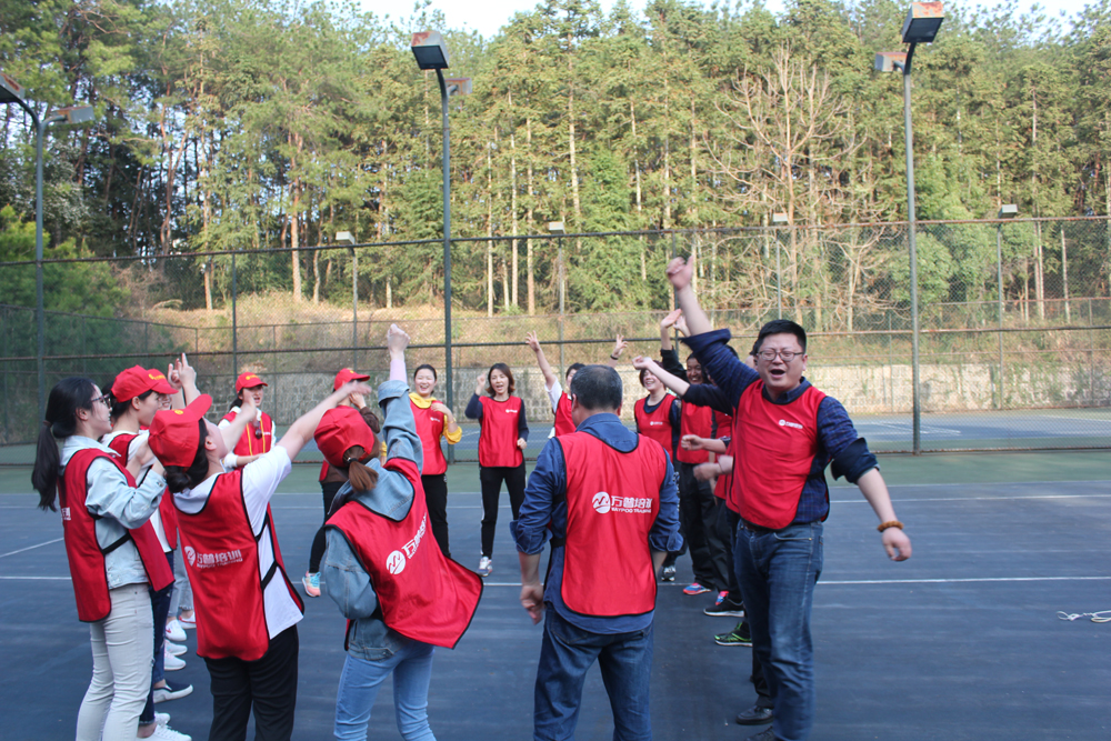 经典团队分工协作——惊险倒计时迈瑞斯活动策划-烟台-威海-青岛-济南15年专业团建活动策划服务商迈瑞斯活动策划