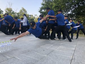 经典协作信任项目—群龙取水迈瑞斯活动策划-烟台-威海-青岛-济南15年专业团建活动策划服务商迈瑞斯活动策划